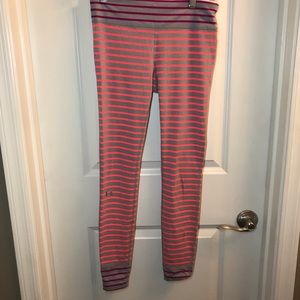 UNDER ARMOUR STRIPE LEGGINGS
